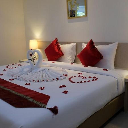 Baron Residence Bangkok Luaran gambar