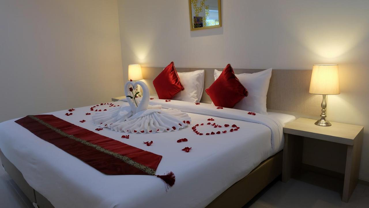Baron Residence Bangkok Luaran gambar