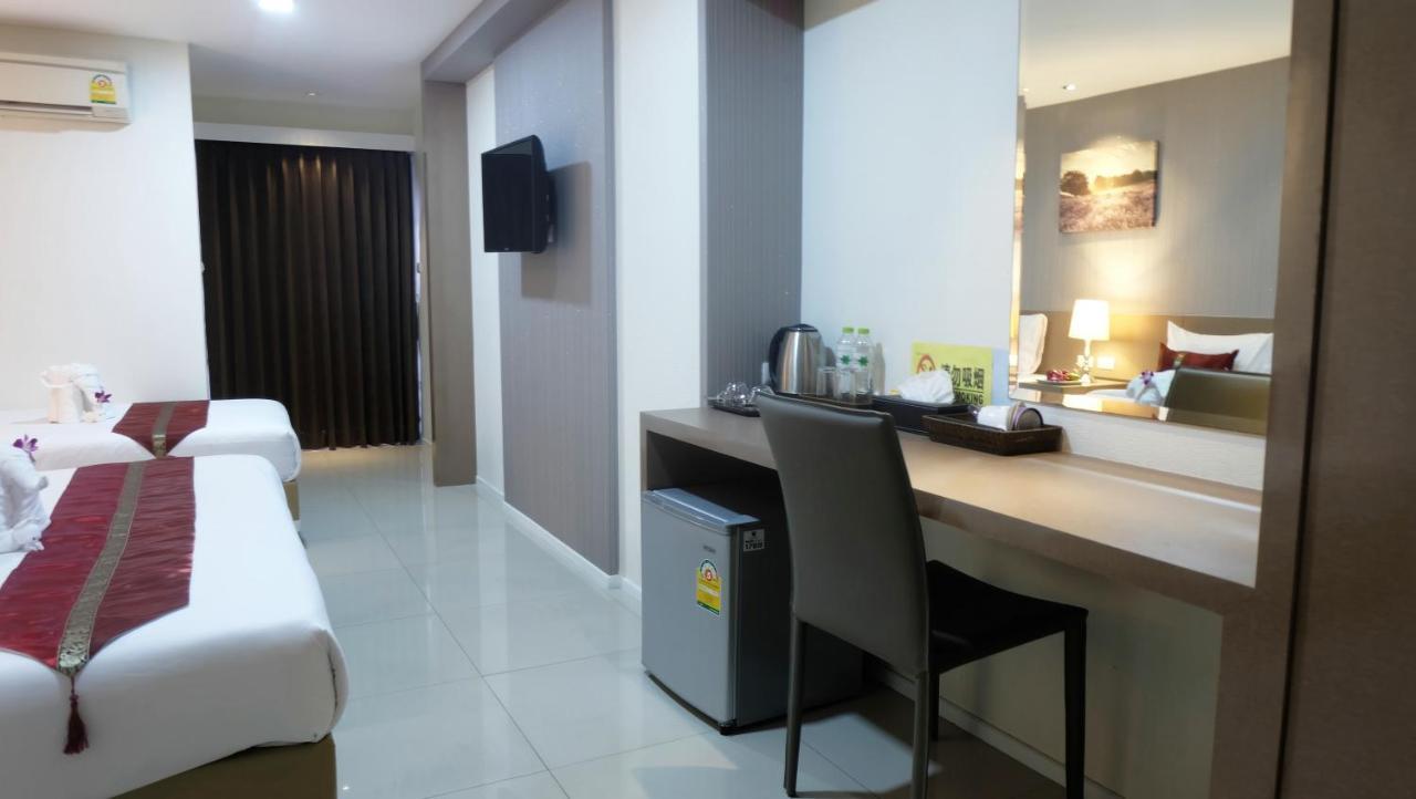 Baron Residence Bangkok Luaran gambar