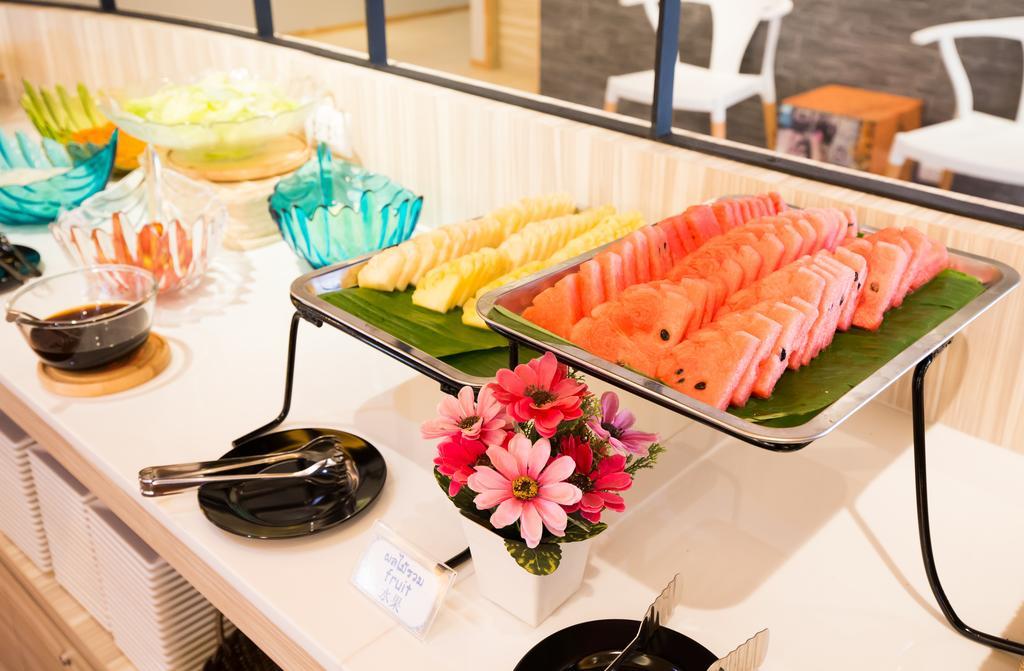 Baron Residence Bangkok Luaran gambar