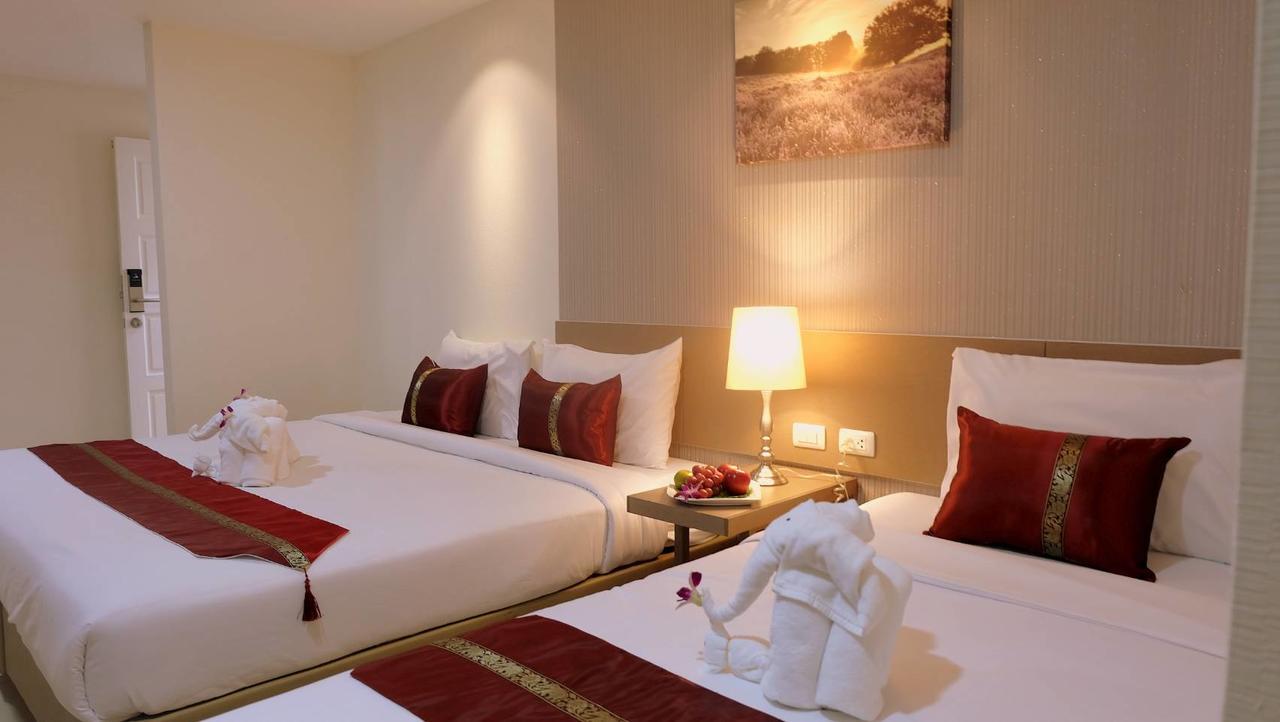 Baron Residence Bangkok Luaran gambar