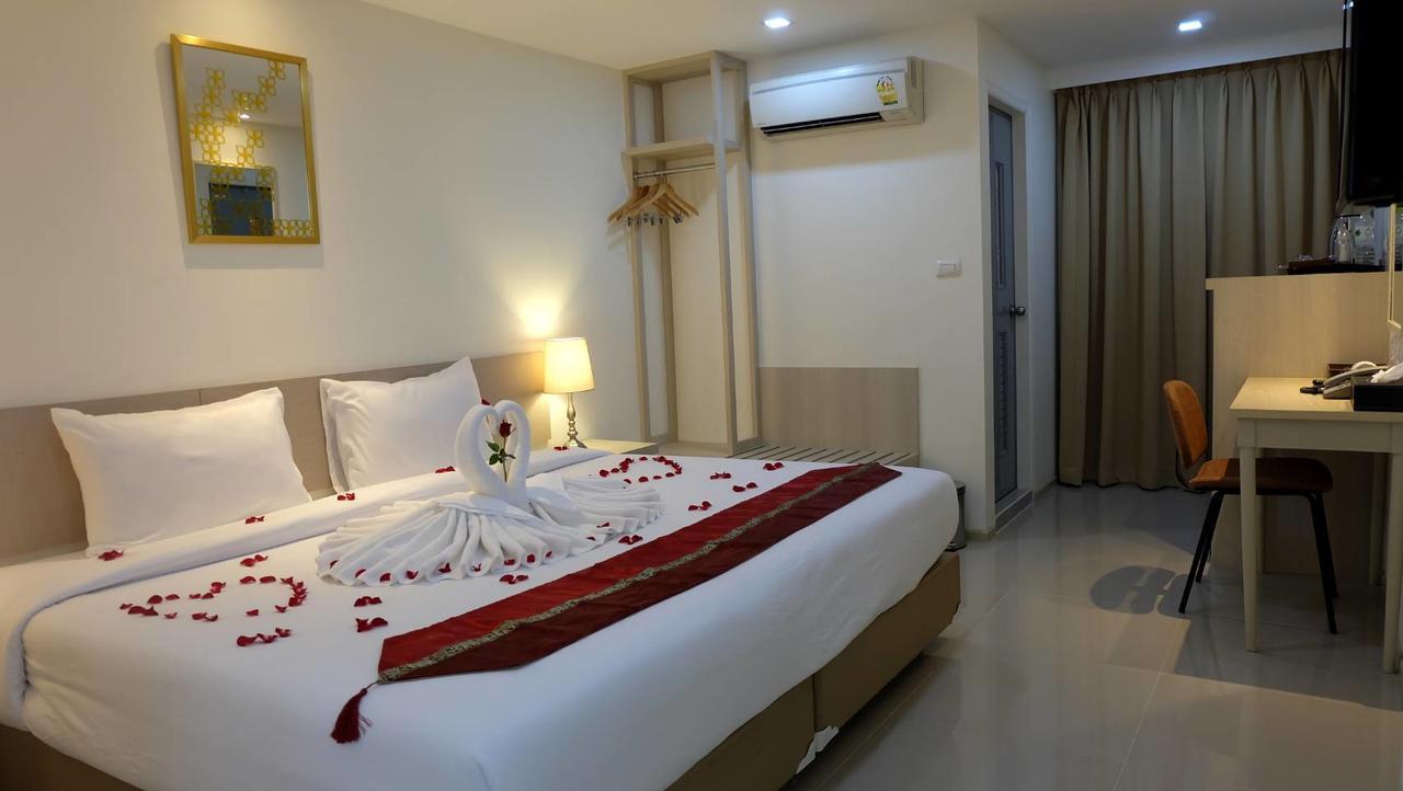 Baron Residence Bangkok Luaran gambar