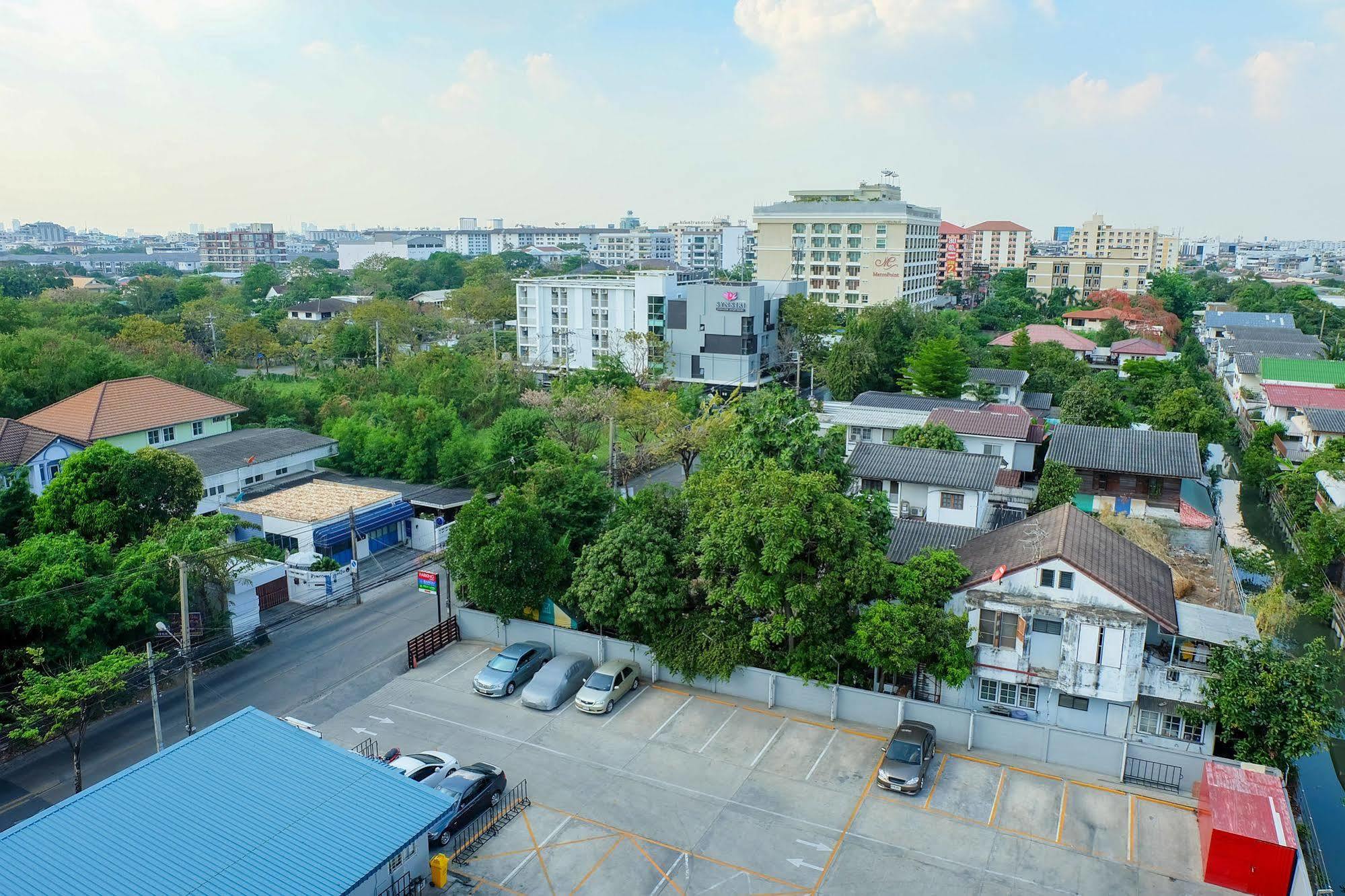 Baron Residence Bangkok Luaran gambar