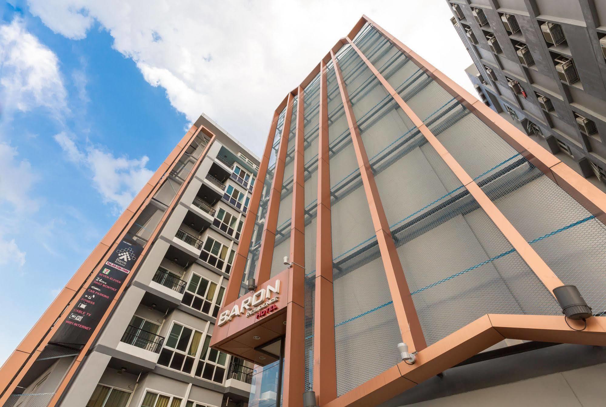Baron Residence Bangkok Luaran gambar