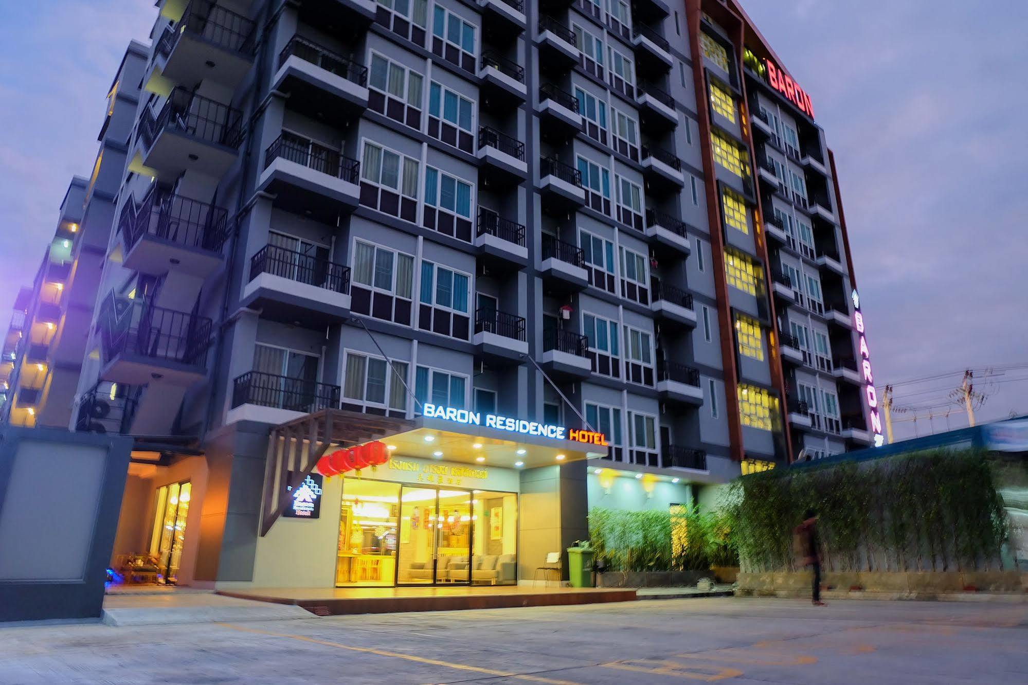 Baron Residence Bangkok Luaran gambar